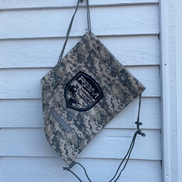 Digital Camouflage Drawstring Backpack Bag with Military Helicopter 🚁 - Picture 7 of 7